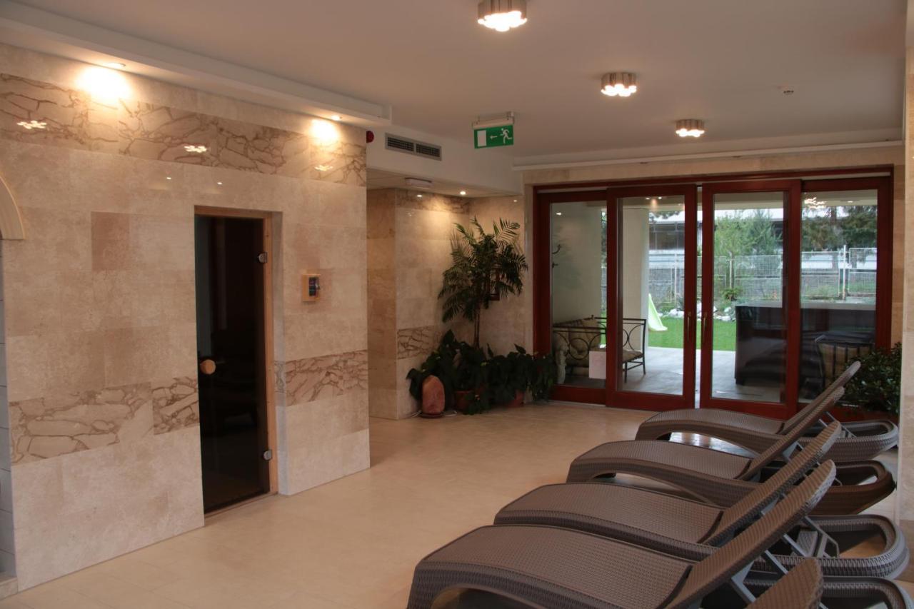 Fortuna Hotel Miskolc Luaran gambar