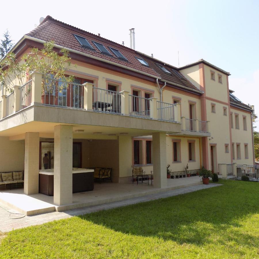 Fortuna Hotel Miskolc Luaran gambar