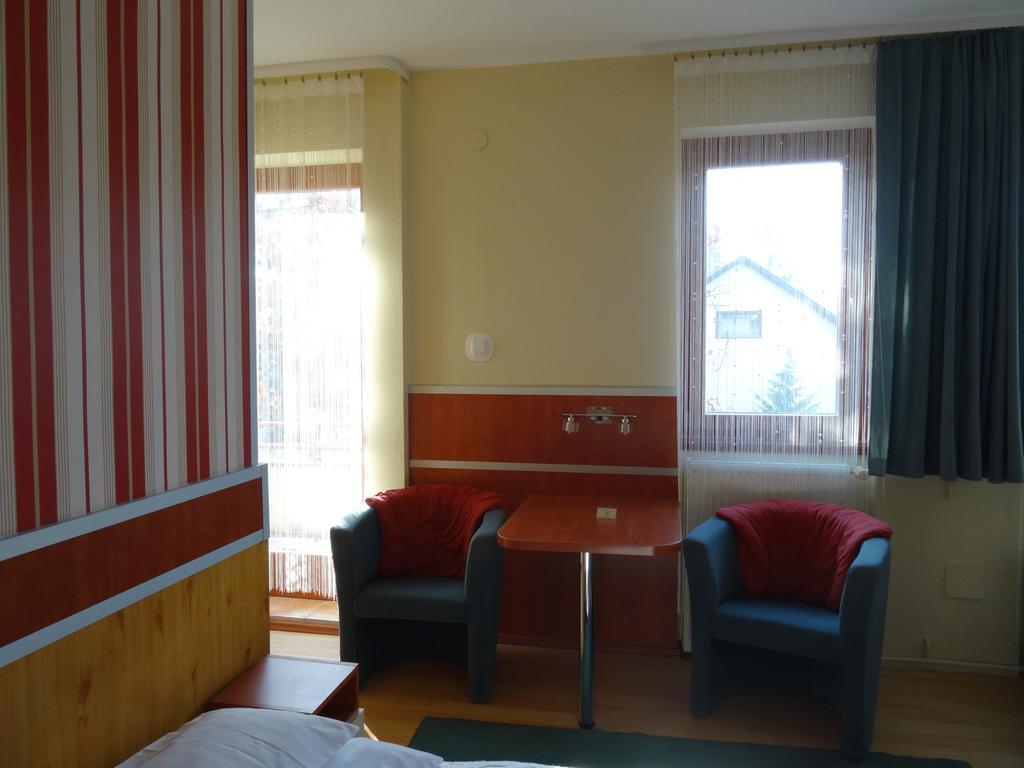 Fortuna Hotel Miskolc Bilik gambar