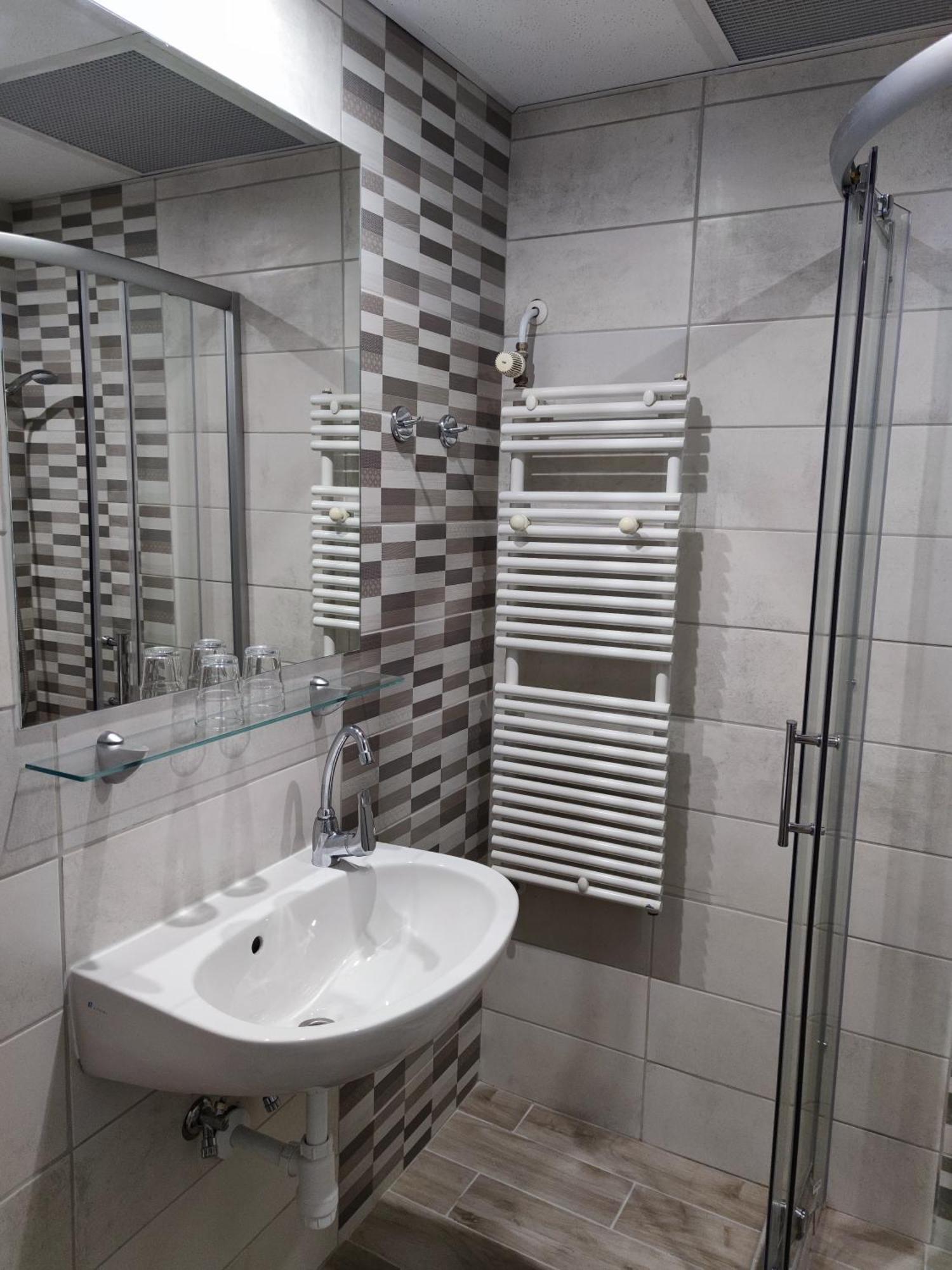 Fortuna Hotel Miskolc Luaran gambar