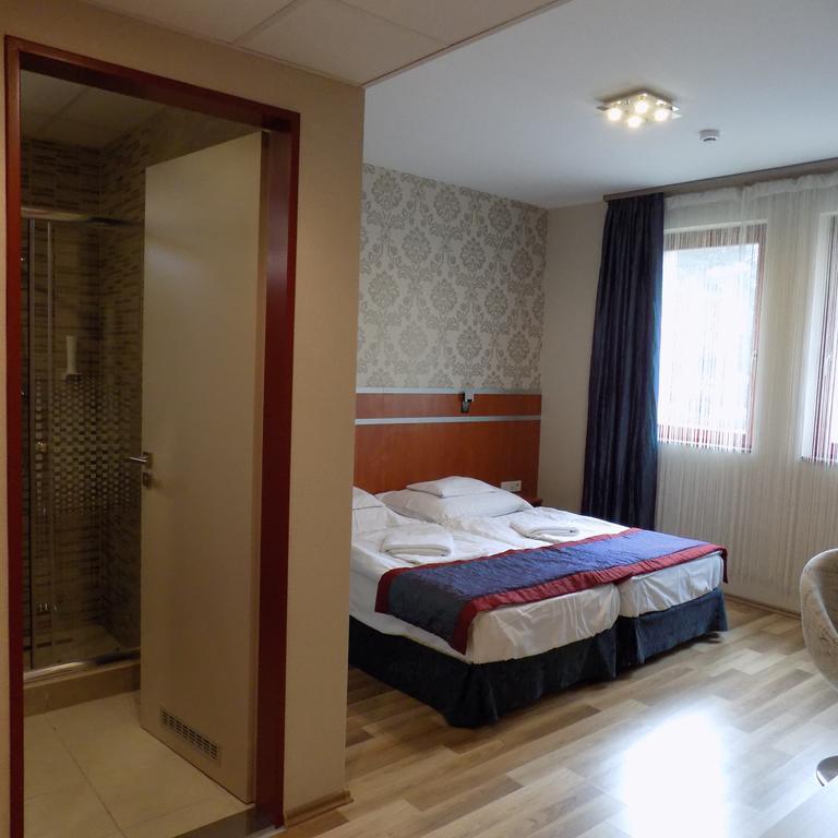 Fortuna Hotel Miskolc Luaran gambar